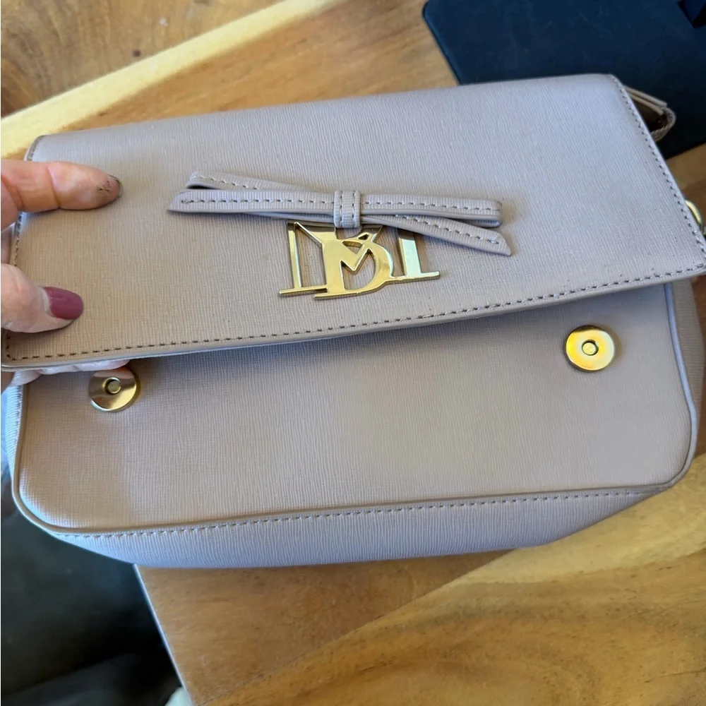 Badgley Mischka Glam Bow Crossbody‎ Clutch Vegan Leather Blush/Tan NWT